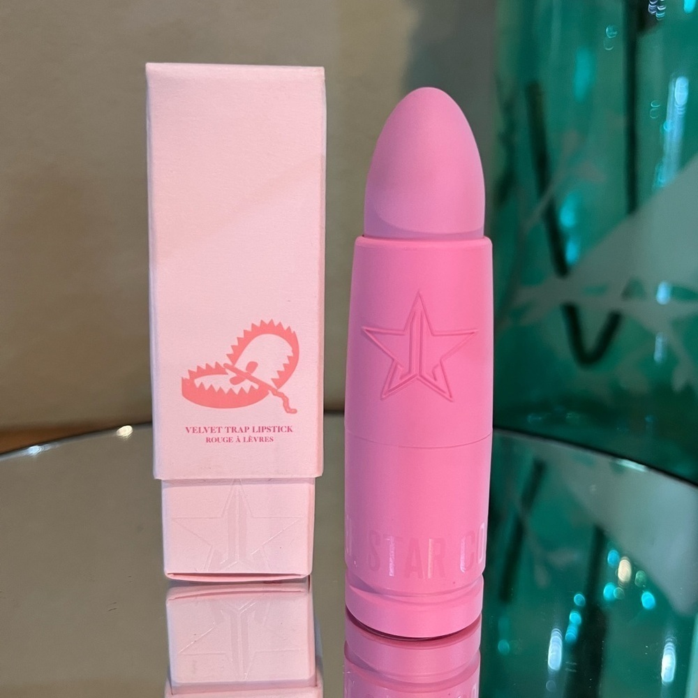 Jeffree Star Velvet Trap lipstick in color Nudist Colony. New! - Picture 2 of 9